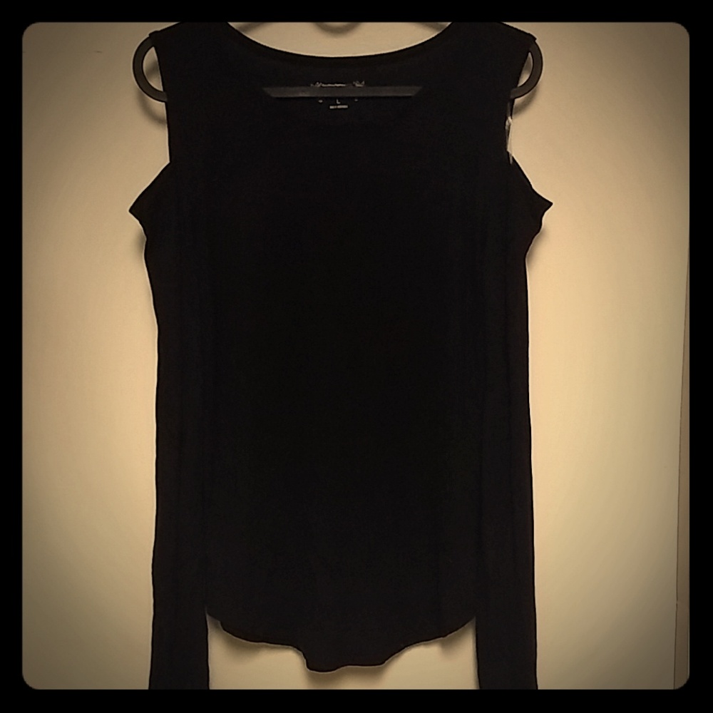 shoulder cut-out shirt